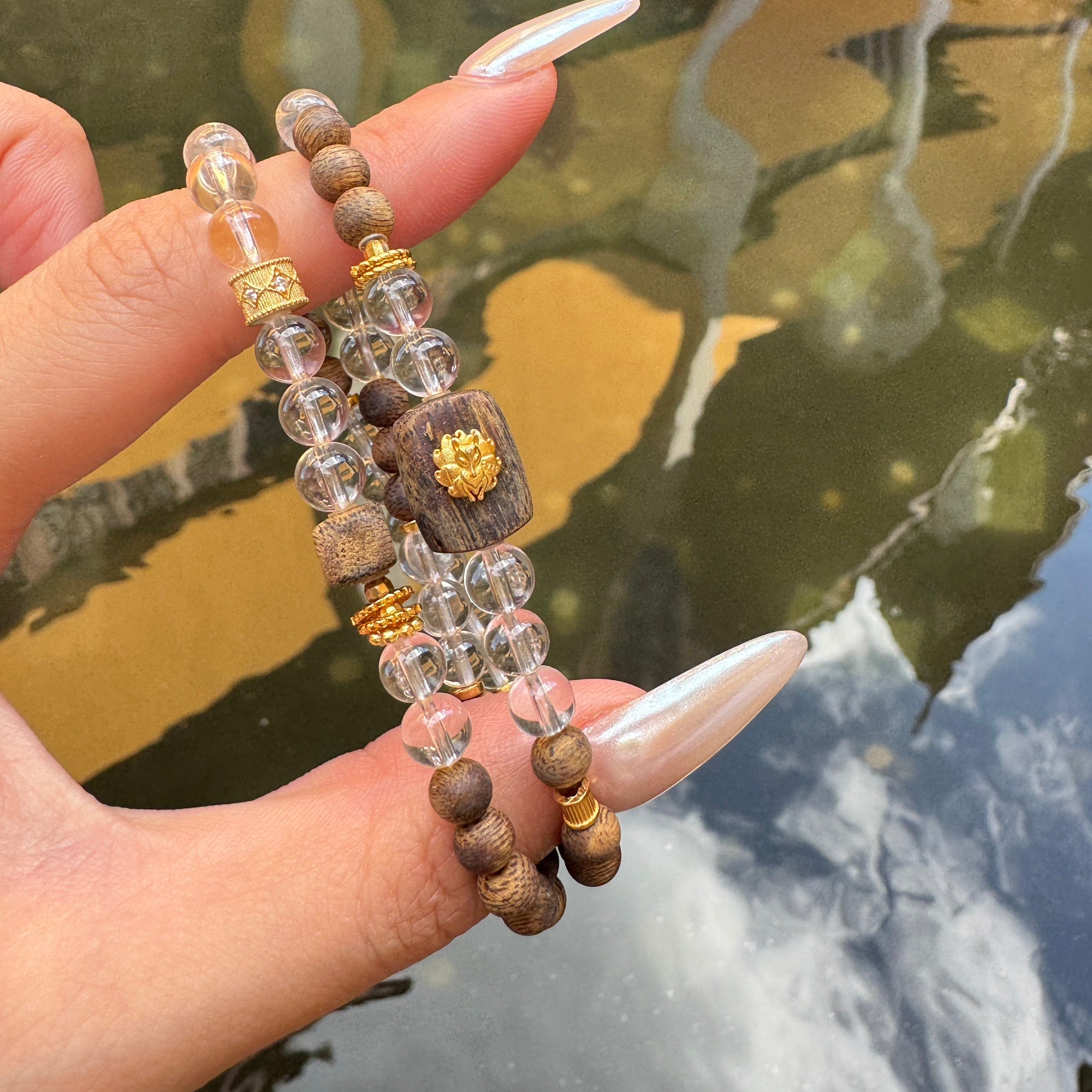 Natural Agarwood & Clear Crystal Beaded Bracelet – Aosharma